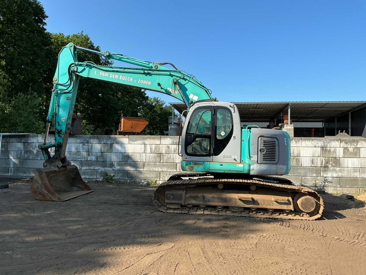 Kobelco SK235SR - Excavadora de cadenas: foto 2 Kobelco SK235SR - Excavadora de cadenas: foto 2