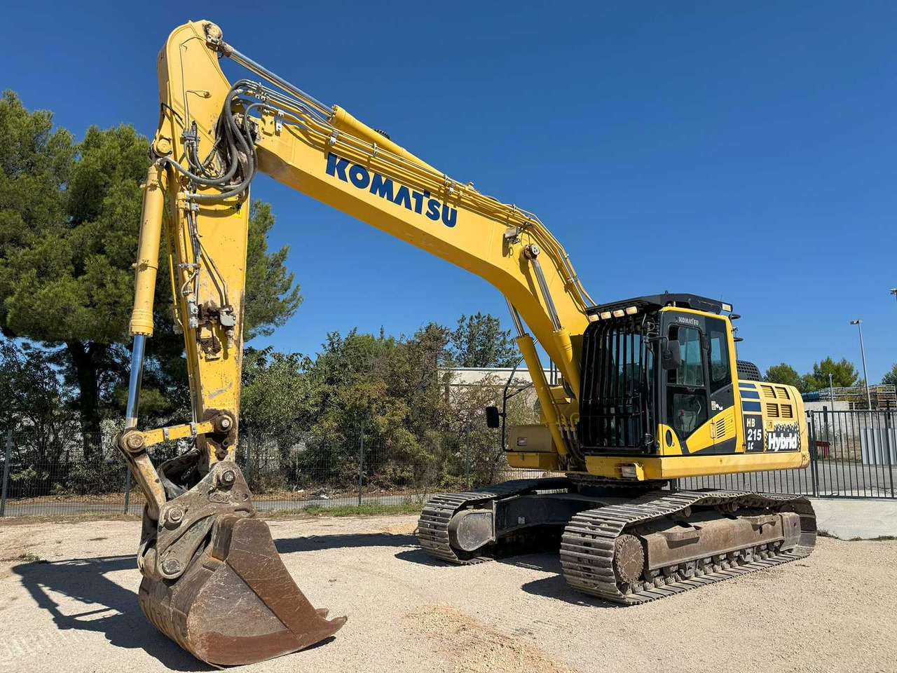 Komatsu HB215LC-2 - Excavadora de cadenas: foto 1 Komatsu HB215LC-2 - Excavadora de cadenas: foto 1