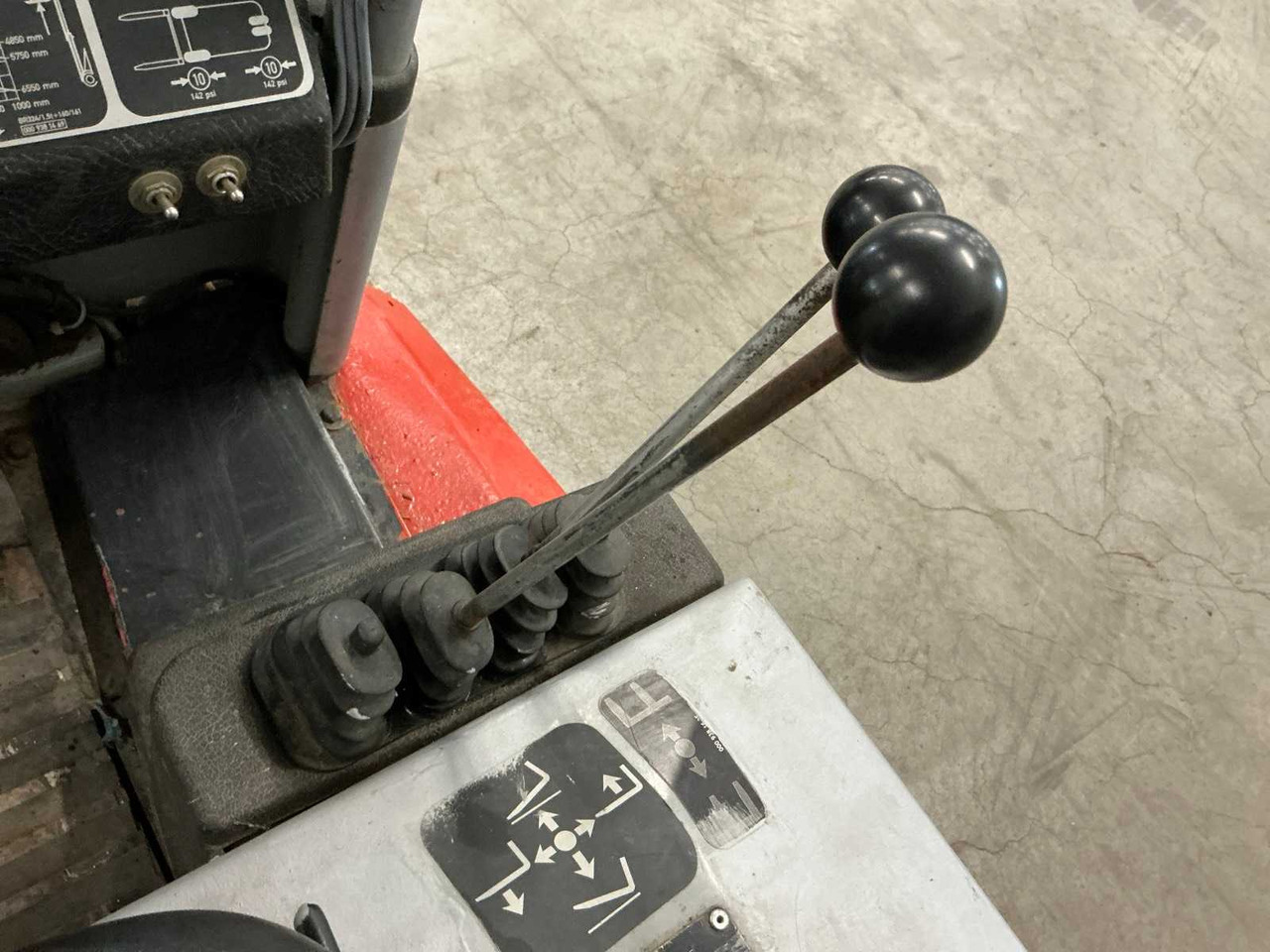 Carretilla elevadora LINDE E15 FORKLIFT: foto 14