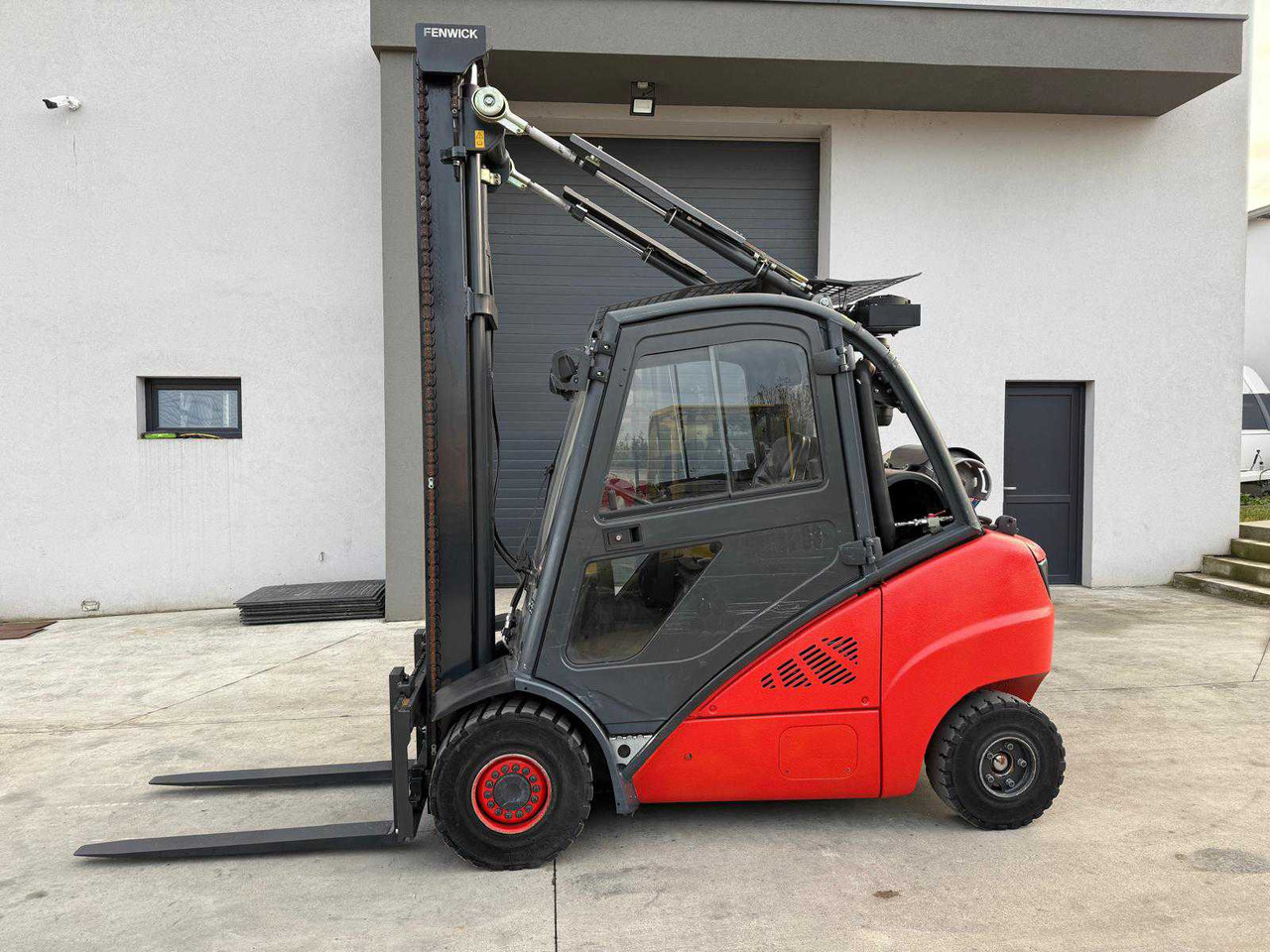 LINDE - H35T-01 - FORKLIFT TRUCKS - 2011 - Carretilla elevadora: foto 2 LINDE - H35T-01 - FORKLIFT TRUCKS - 2011 - Carretilla elevadora: foto 2