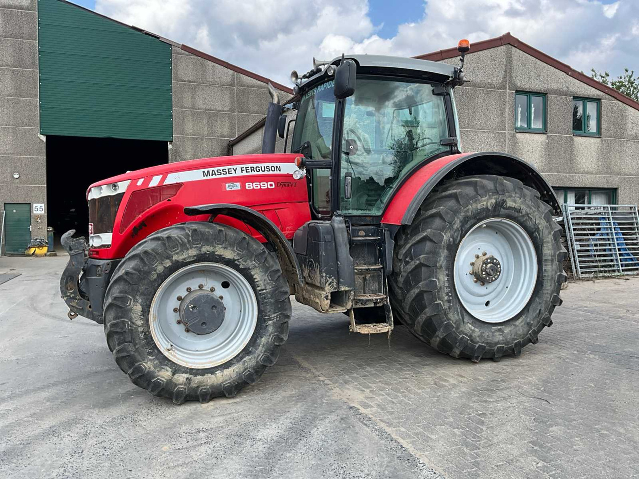 MASSEY FERGUSON MF 8690 PS - Tractor: foto 2 MASSEY FERGUSON MF 8690 PS - Tractor: foto 2