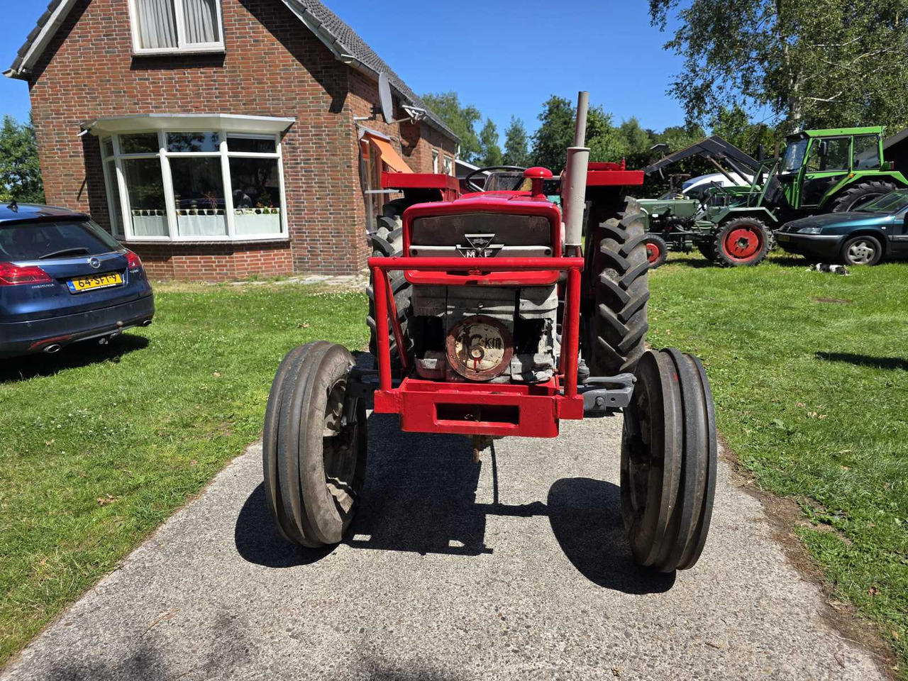 Massey Ferguson 155 - Tractor: foto 3 Massey Ferguson 155 - Tractor: foto 3