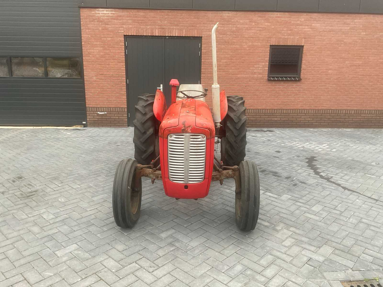 Massey Ferguson 35 X - Tractor: foto 4 Massey Ferguson 35 X - Tractor: foto 4