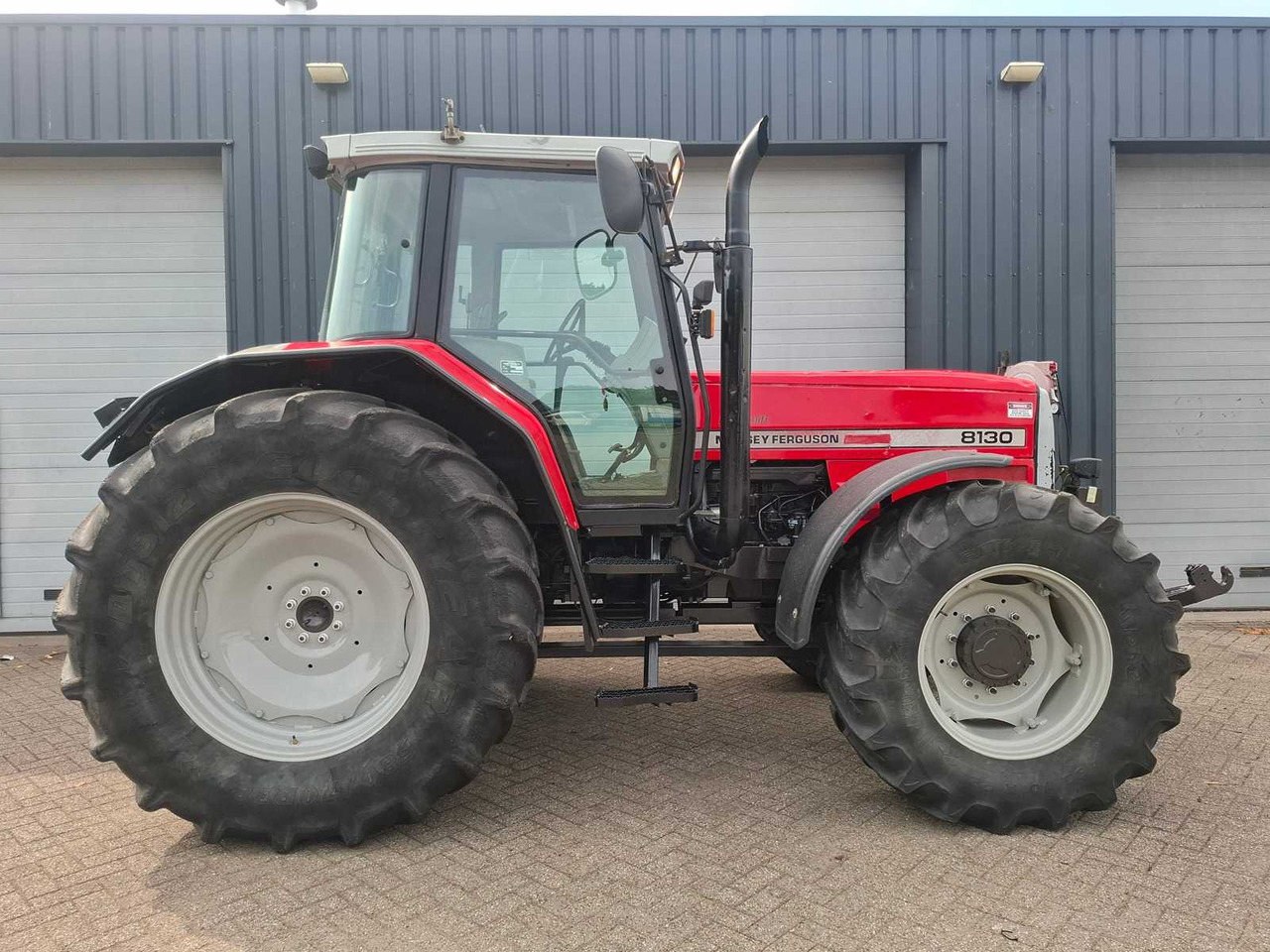Massey Ferguson 8130 Dynashift - Tractor: foto 4 Massey Ferguson 8130 Dynashift - Tractor: foto 4