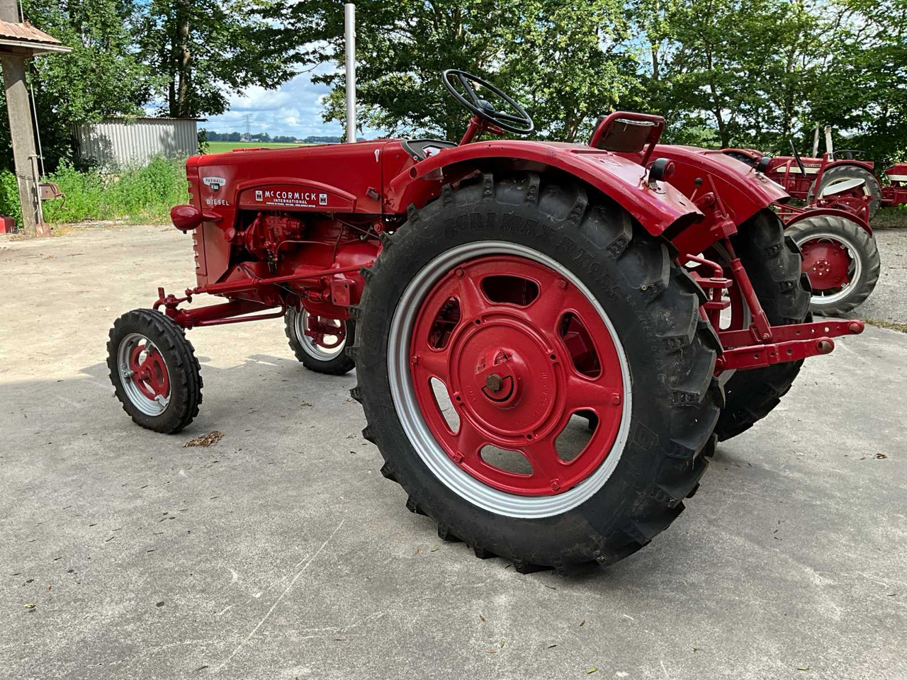 Mc cormick Farmall F-265 U - Tractor: foto 4 Mc cormick Farmall F-265 U - Tractor: foto 4