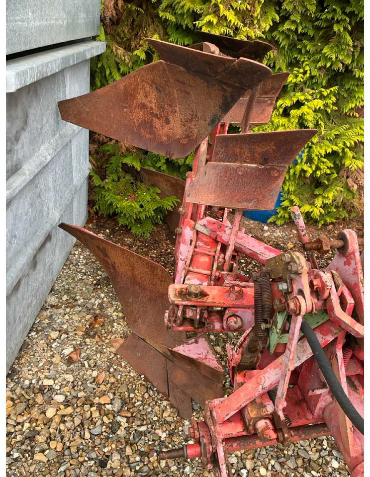 Mounted 2-scissors plough - Arado: foto 4 Mounted 2-scissors plough - Arado: foto 4