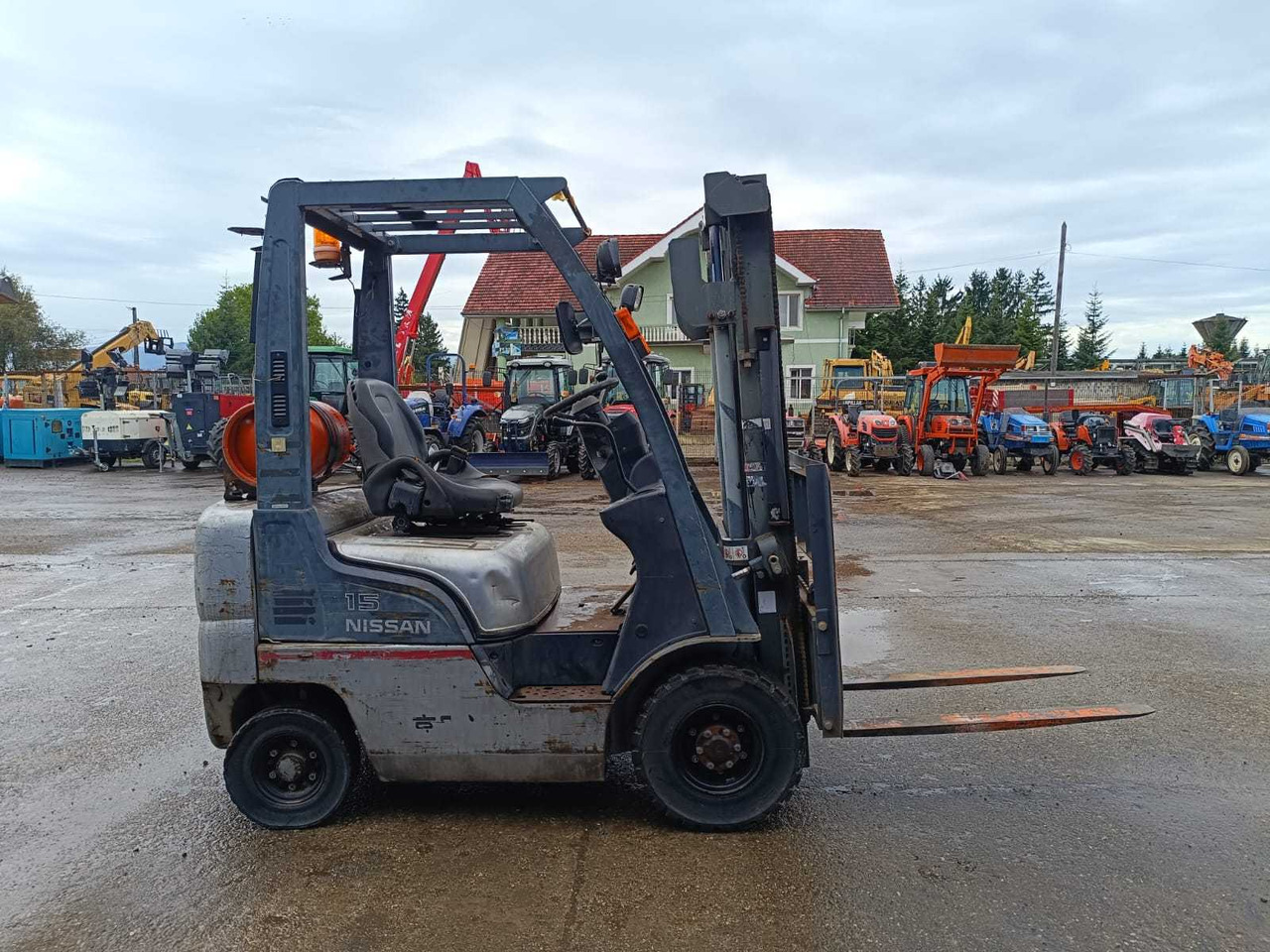 NISSAN - L01A15W - FORKLIFT TRUCKS - 2000 - Carretilla elevadora: foto 4 NISSAN - L01A15W - FORKLIFT TRUCKS - 2000 - Carretilla elevadora: foto 4