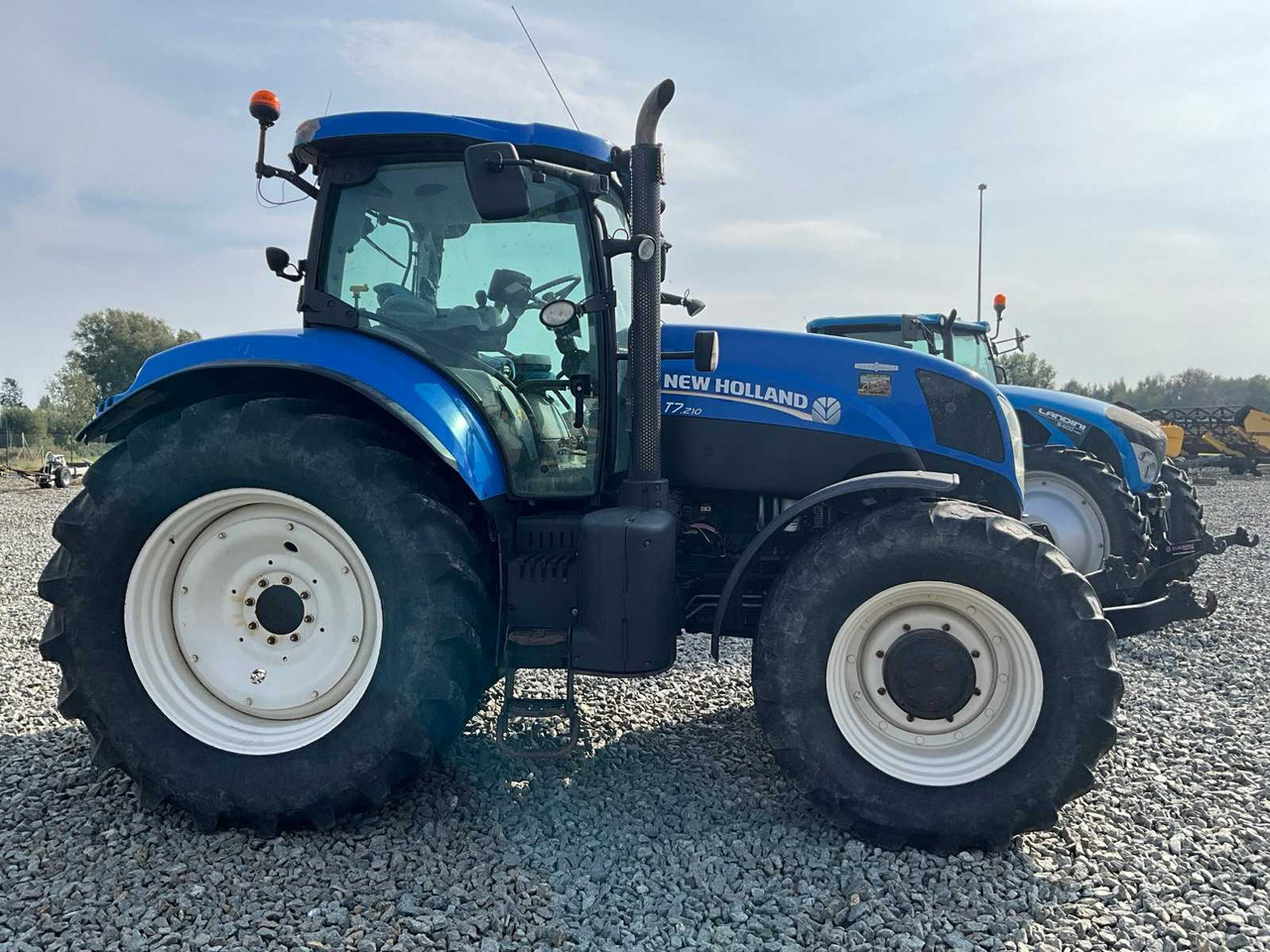 New Holland T7.210 - Tractor: foto 4 New Holland T7.210 - Tractor: foto 4
