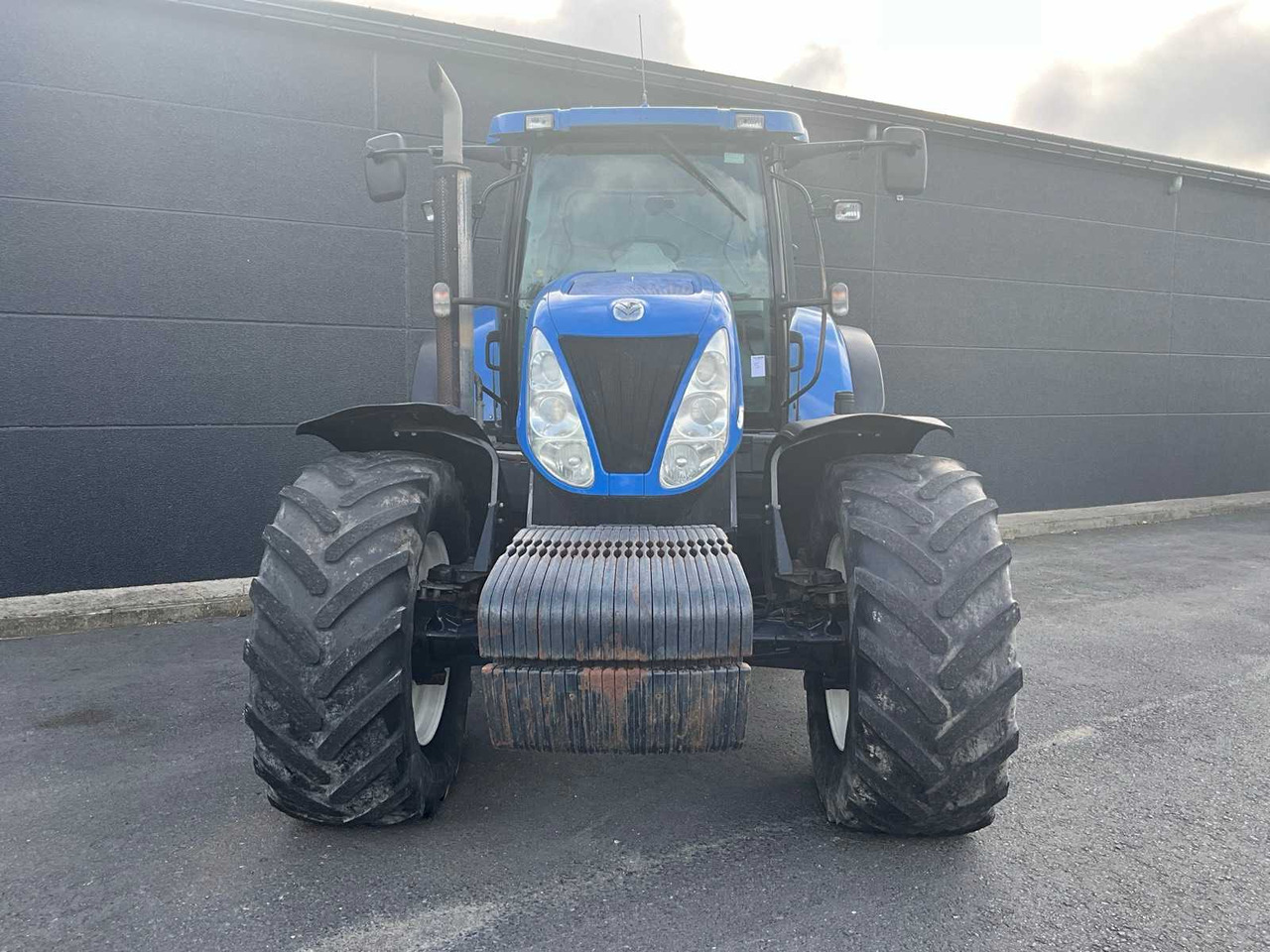New Holland T7050 - Tractor: foto 2 New Holland T7050 - Tractor: foto 2