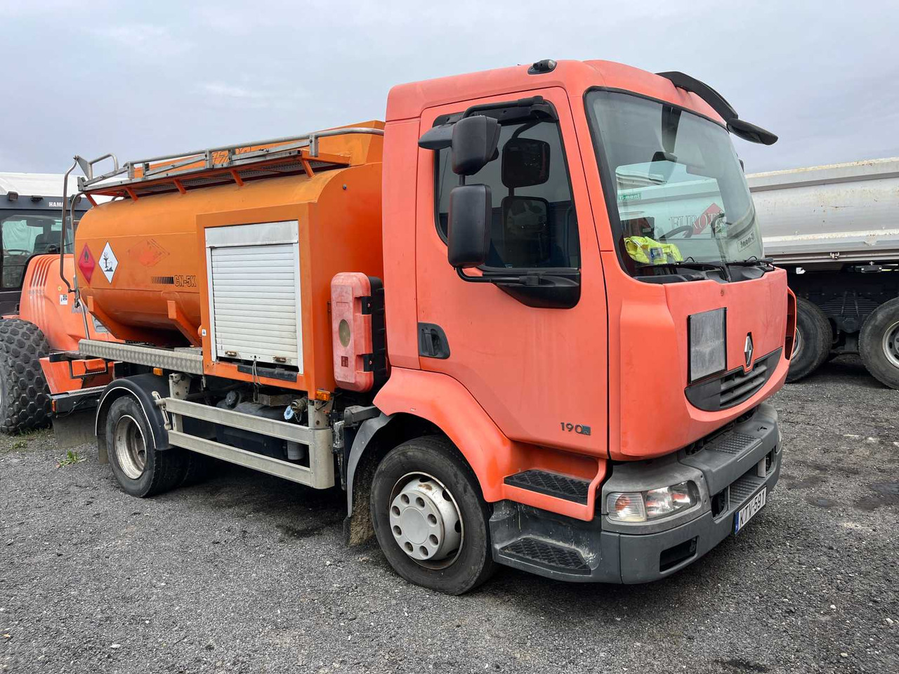 RENAULT Midlum 190.12 Light - Distribuidor de asfalto: foto 4 RENAULT Midlum 190.12 Light - Distribuidor de asfalto: foto 4