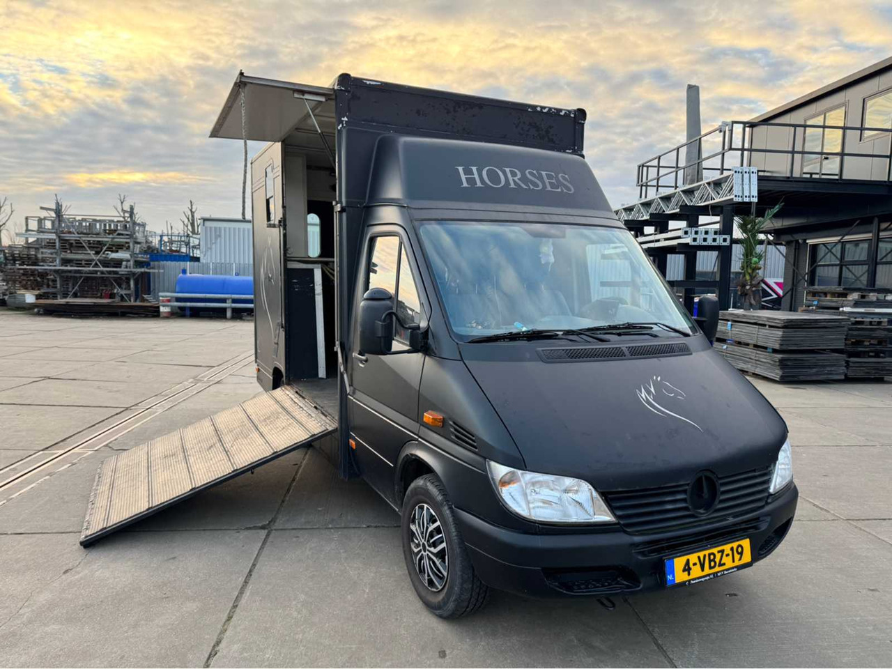 2002 MERCEDES-BENZ SPRINTER 903,6 P HORSE TRUCK - Remolque: foto 4 2002 MERCEDES-BENZ SPRINTER 903,6 P HORSE TRUCK - Remolque: foto 4