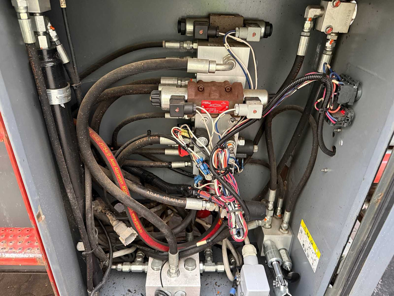 Plataforma elevadora SKYJACK - SJ8841RT 4X4 DIESEL - 14.5 METERS - 2016 - AERIAL WORK PLATFORM: foto 18