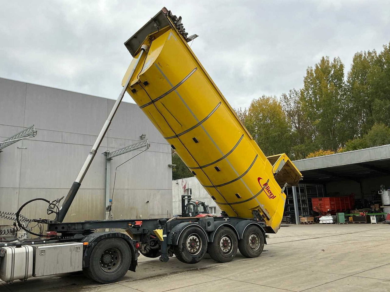 FLIEGL SDS01 TIPPER TRAILER - Semirremolque: foto 1 FLIEGL SDS01 TIPPER TRAILER - Semirremolque: foto 1