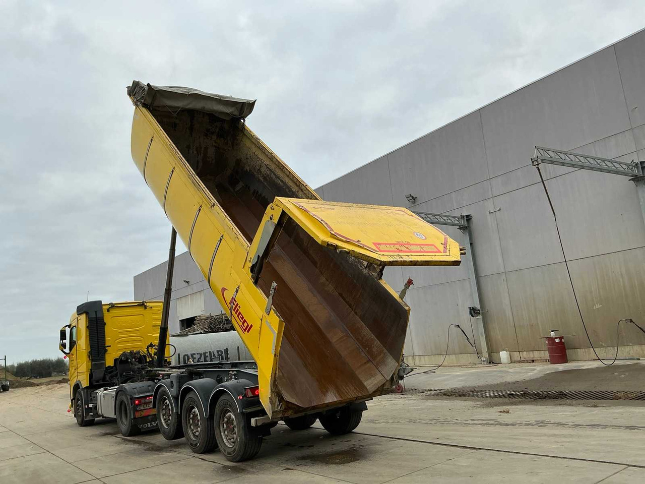 FLIEGL SDS01 TIPPER TRAILER - Semirremolque: foto 4 FLIEGL SDS01 TIPPER TRAILER - Semirremolque: foto 4