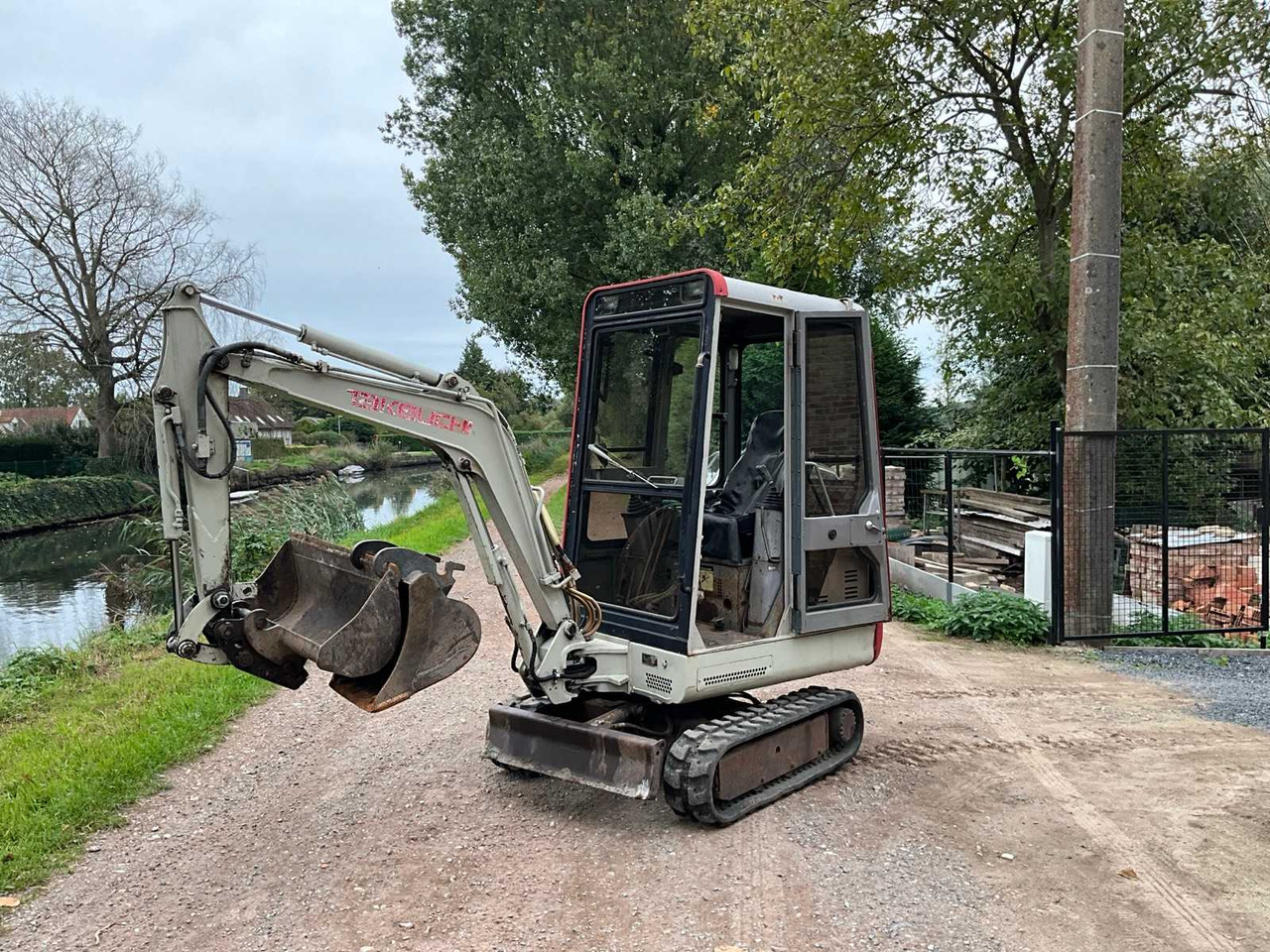 Takeuchi TB015 - Miniexcavadora: foto 1 Takeuchi TB015 - Miniexcavadora: foto 1