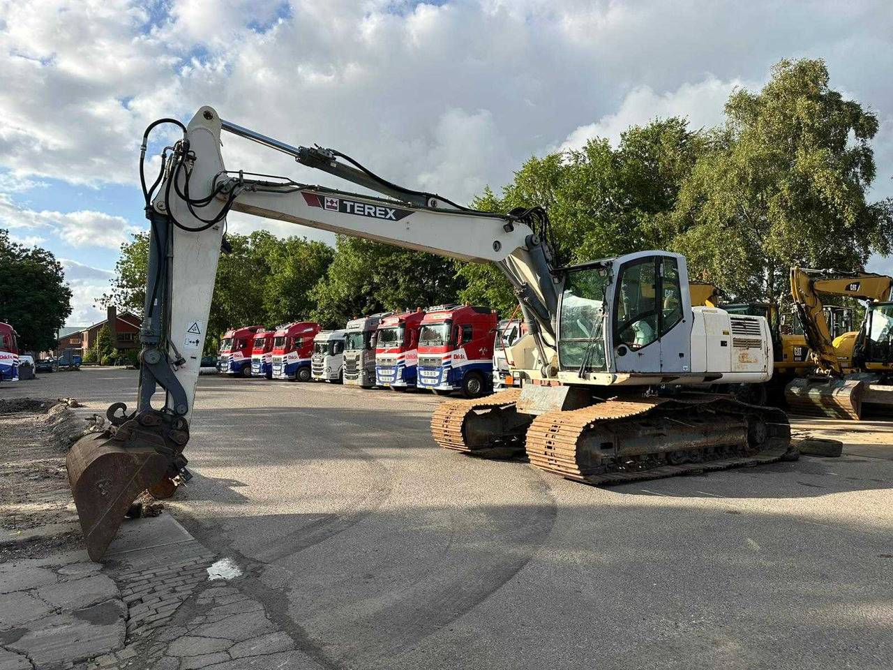 Terex TC240LC - Excavadora de cadenas: foto 1 Terex TC240LC - Excavadora de cadenas: foto 1