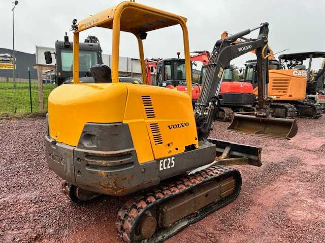VOLVO EC 25 MINI CRAWLER EXCAVATOR 2.6 TON - Miniexcavadora: foto 5 VOLVO EC 25 MINI CRAWLER EXCAVATOR 2.6 TON - Miniexcavadora: foto 5