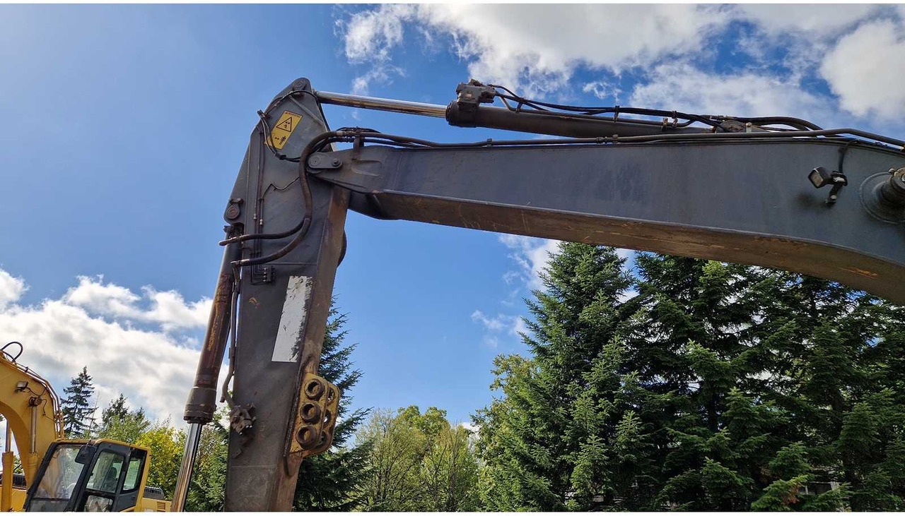 Excavadora de cadenas VOLVO EC210CL: foto 18