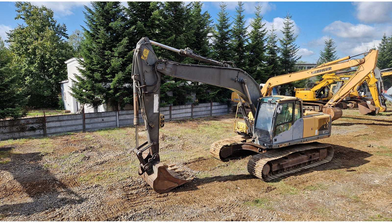 Excavadora de cadenas VOLVO EC210CL: foto 6