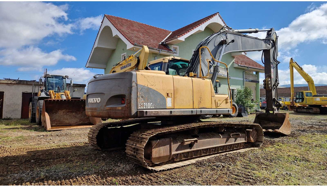 Excavadora de cadenas VOLVO EC210CL: foto 13