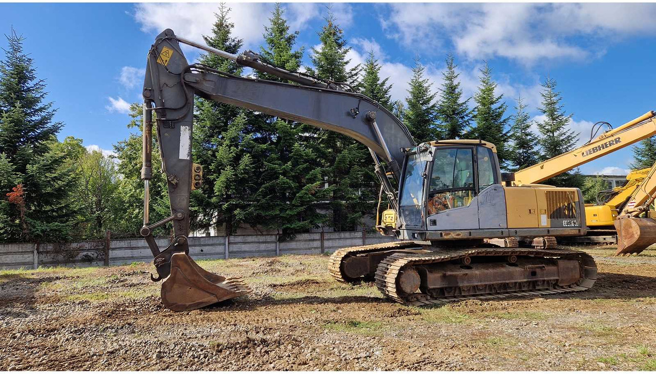 Excavadora de cadenas VOLVO EC210CL: foto 10