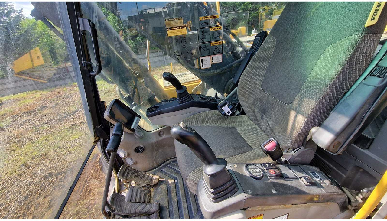 Excavadora de cadenas VOLVO EC210CL: foto 42