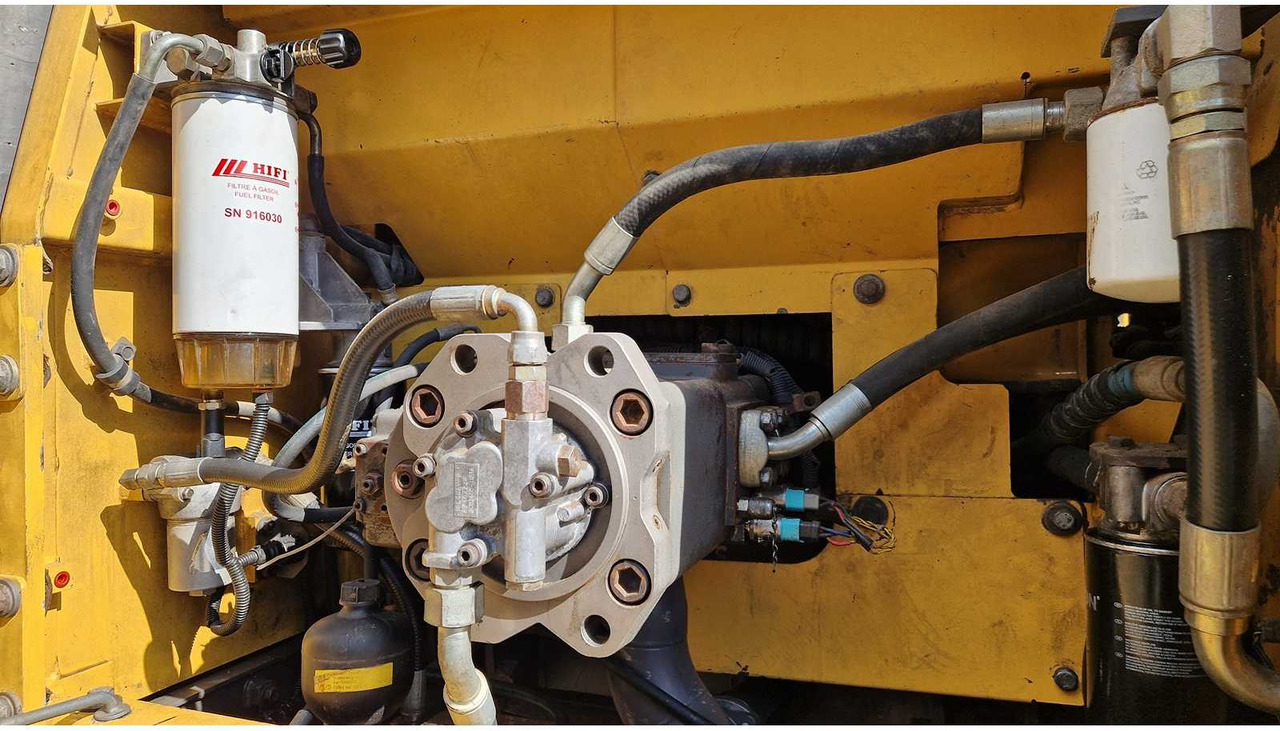Excavadora de cadenas VOLVO EC210CL: foto 47