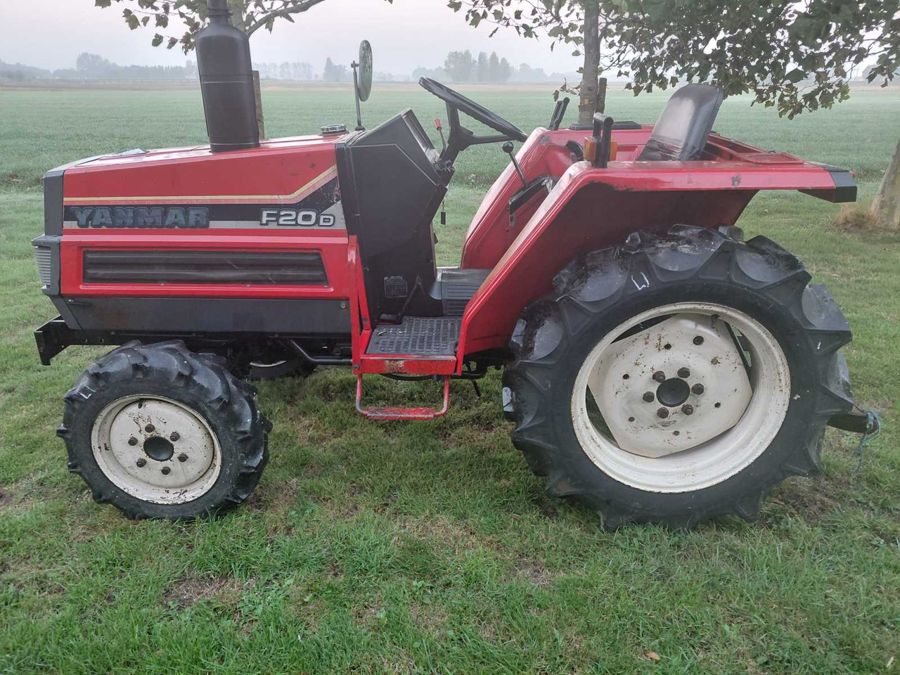Yanmar F20 - Mini tractor: foto 5 Yanmar F20 - Mini tractor: foto 5