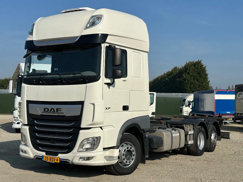 DAF XF 480 XF480.26 FAN. EURO6. 2021. Meesturende achteras!! - Camión chasis: foto 1 DAF XF 480 XF480.26 FAN. EURO6. 2021. Meesturende achteras!! - Camión chasis: foto 1