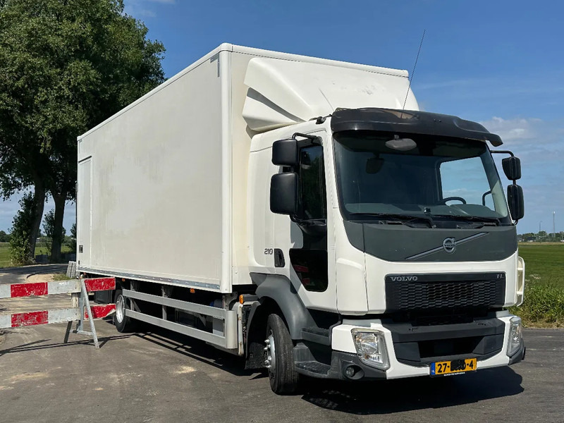 Volvo FL 210.12 EURO6 - Camión caja cerrada: foto 2 Volvo FL 210.12 EURO6 - Camión caja cerrada: foto 2