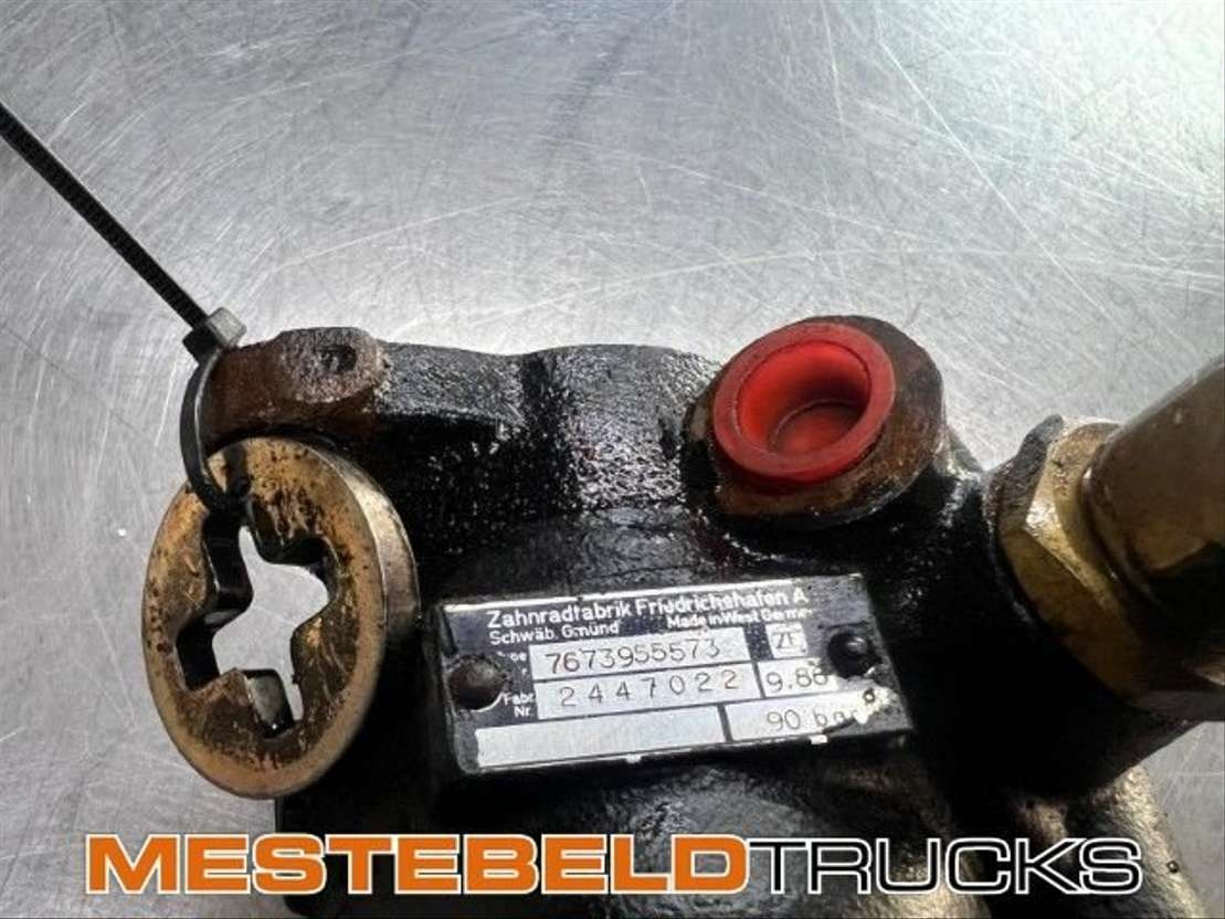 DAF Stuurpomp - Motor y piezas para Camión: foto 2 DAF Stuurpomp - Motor y piezas para Camión: foto 2