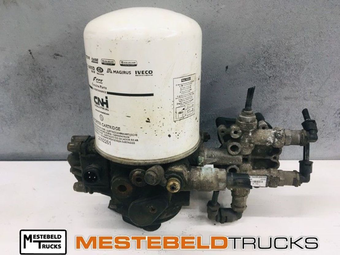 Iveco Luchtdroger met vierkringsventiel 100E80 - Piezas de freno para Camión: foto 1 Iveco Luchtdroger met vierkringsventiel 100E80 - Piezas de freno para Camión: foto 1