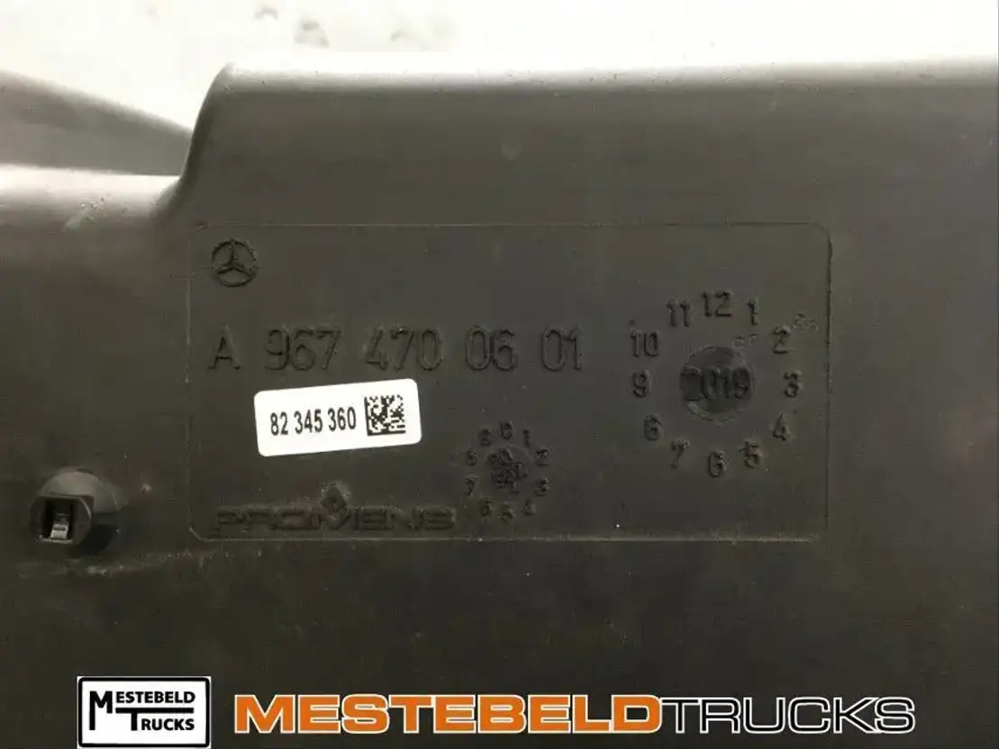 Mercedes-Benz Brandstoftank Atego 130 Liter - Depósito de combustible para Camión: foto 2 Mercedes-Benz Brandstoftank Atego 130 Liter - Depósito de combustible para Camión: foto 2
