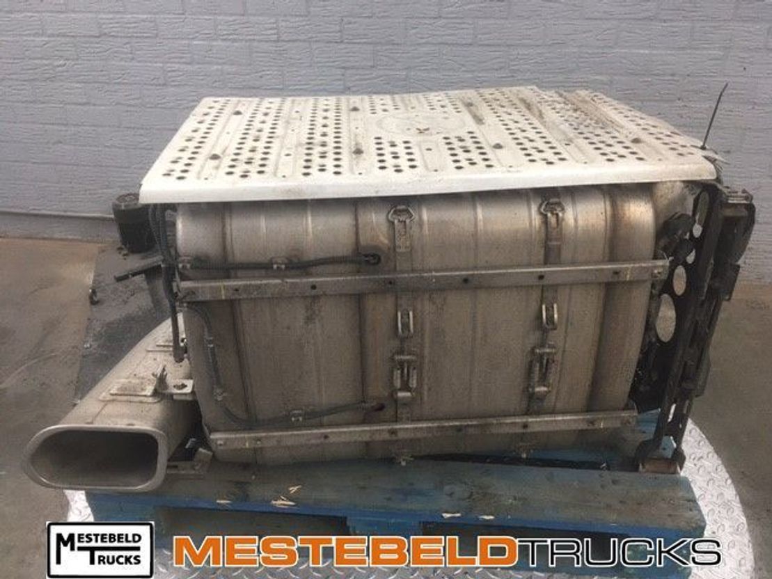 Mercedes-Benz Katalysator - Silenciador/ Sistema de escape para Camión: foto 3 Mercedes-Benz Katalysator - Silenciador/ Sistema de escape para Camión: foto 3