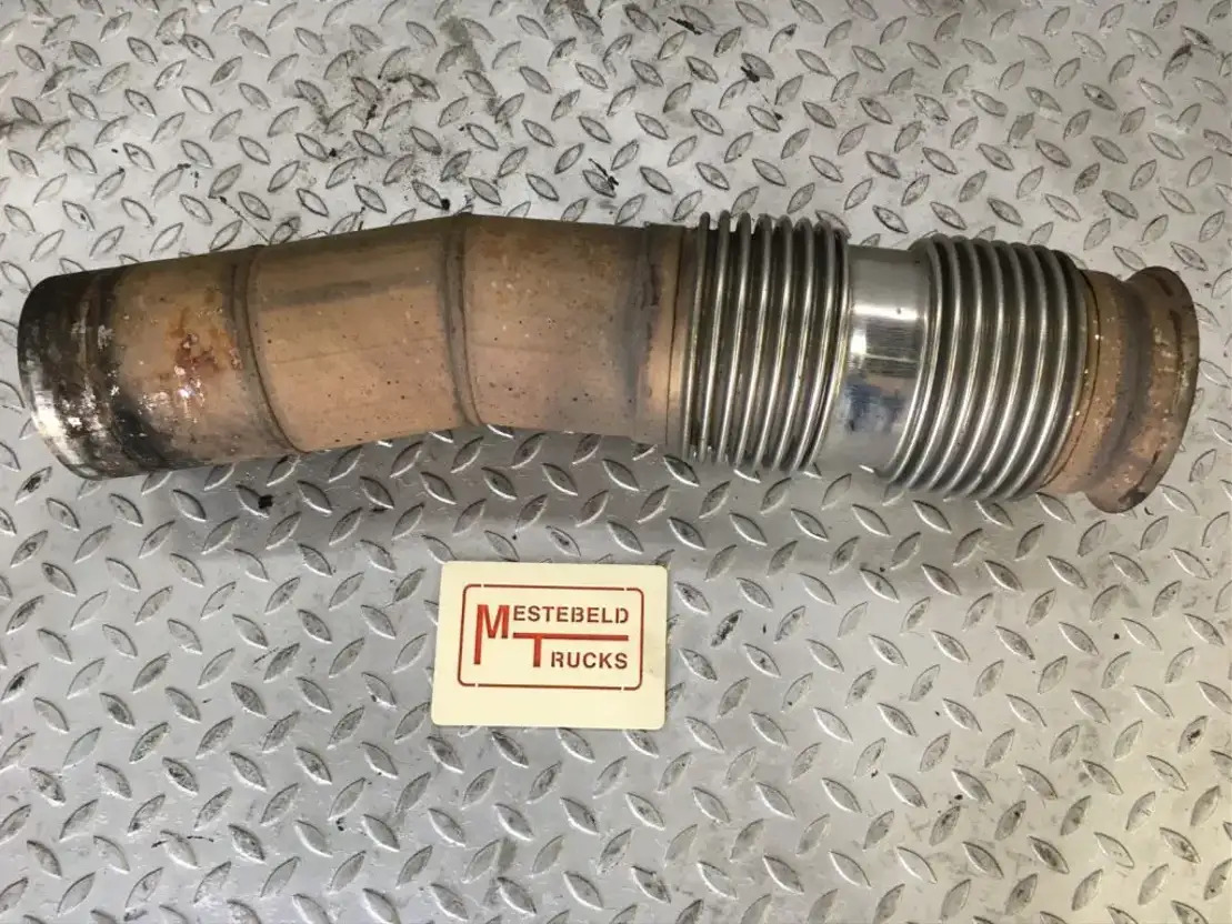 Mercedes-Benz Uitlaatpijp - Silenciador/ Sistema de escape para Camión: foto 1 Mercedes-Benz Uitlaatpijp - Silenciador/ Sistema de escape para Camión: foto 1