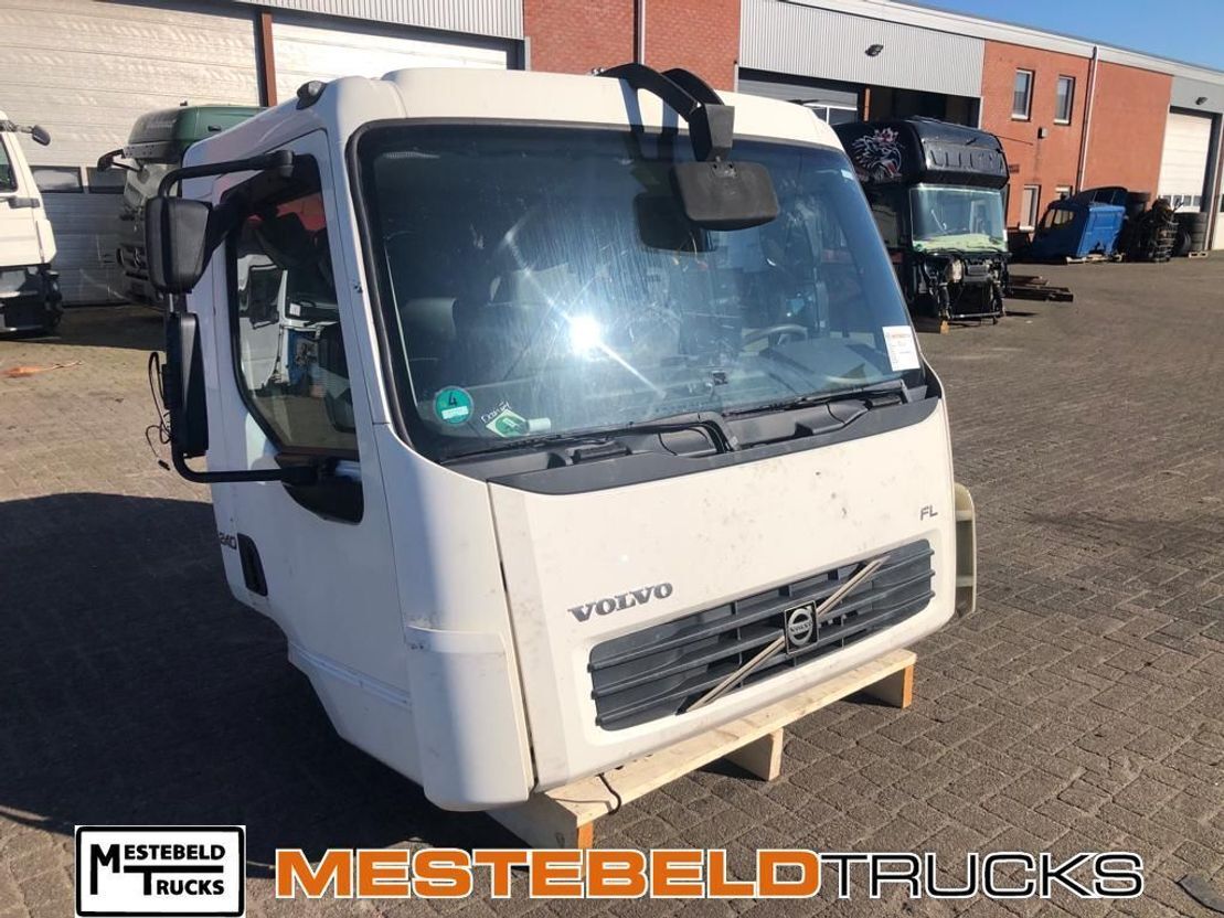 Volvo Cabine - Cabina para Camión: foto 1 Volvo Cabine - Cabina para Camión: foto 1