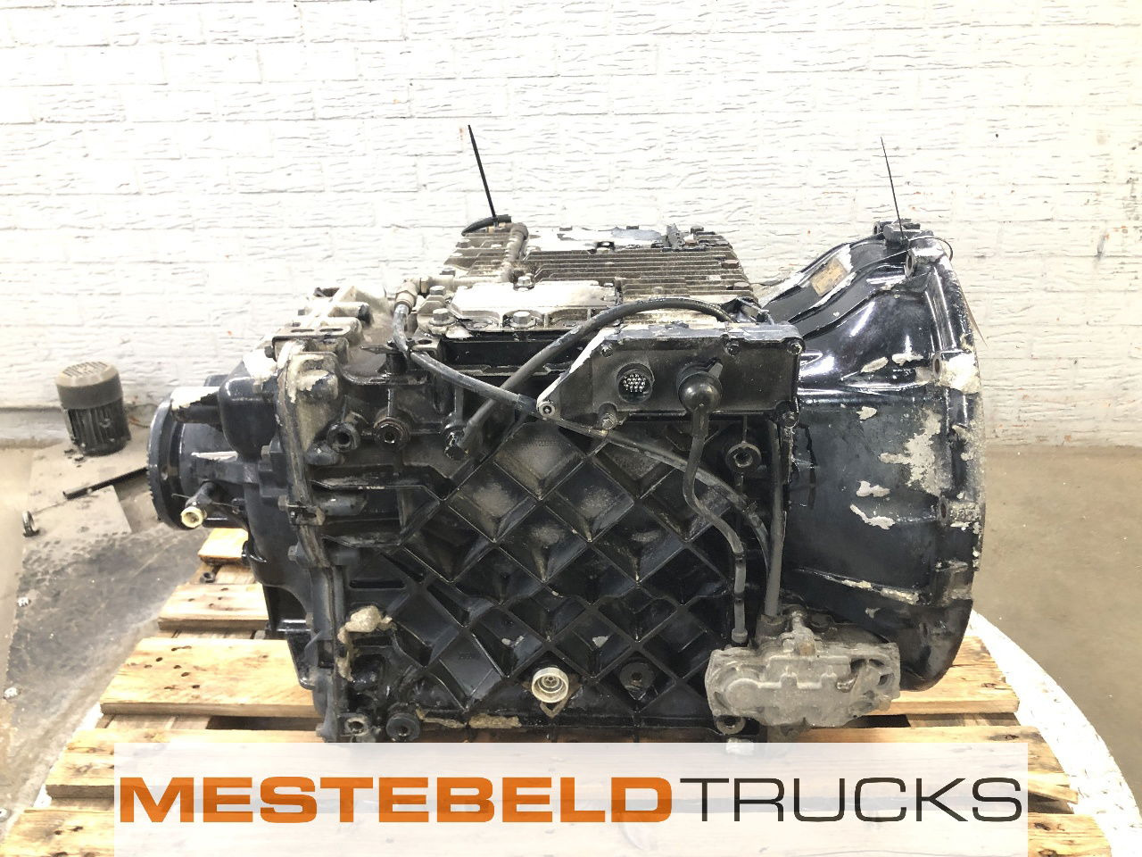 Volvo Versnellingbak AT 2412 C - Caja de cambios y piezas para Camión: foto 3 Volvo Versnellingbak AT 2412 C - Caja de cambios y piezas para Camión: foto 3