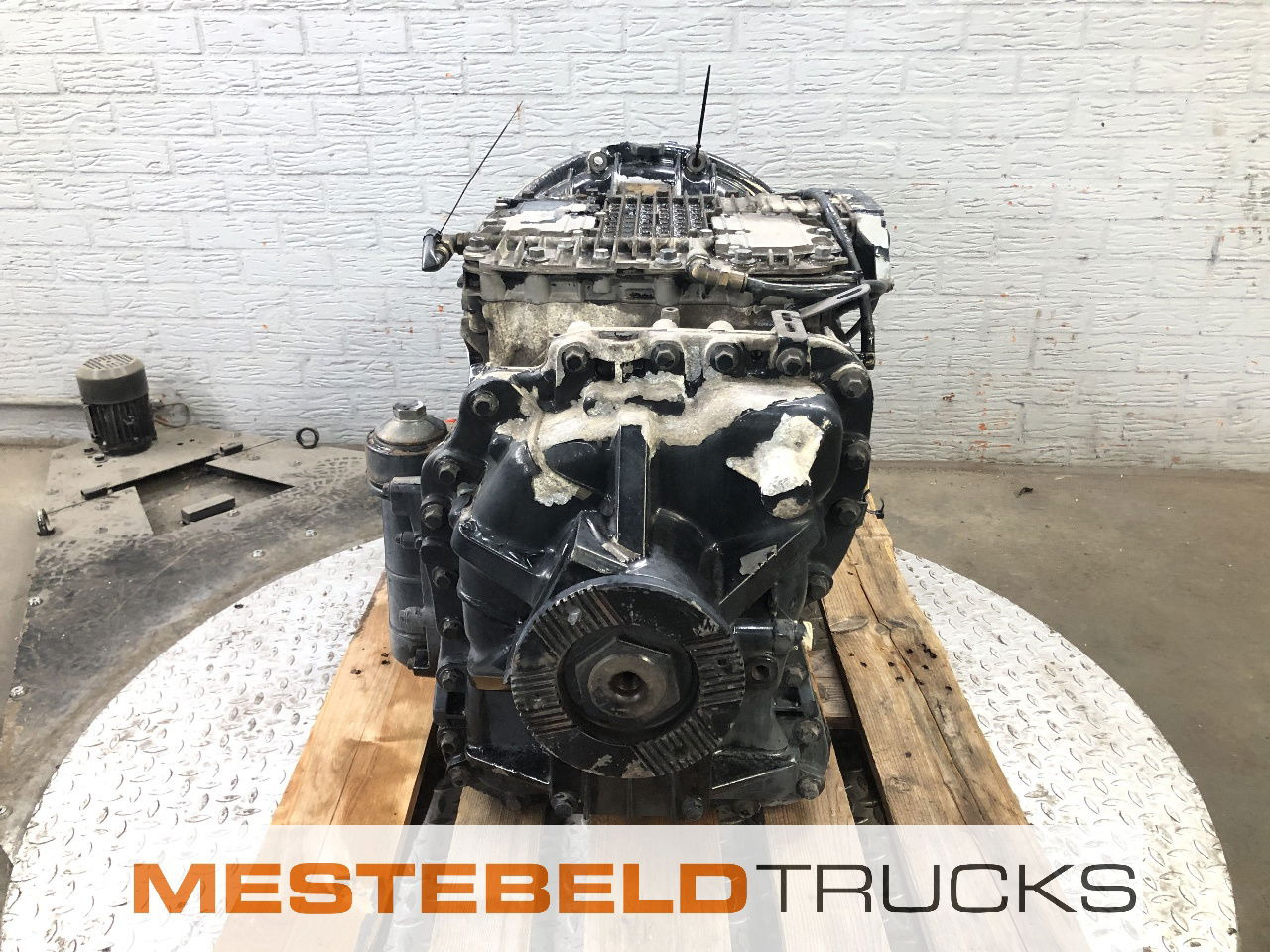 Volvo Versnellingbak AT 2412 C - Caja de cambios y piezas para Camión: foto 2 Volvo Versnellingbak AT 2412 C - Caja de cambios y piezas para Camión: foto 2