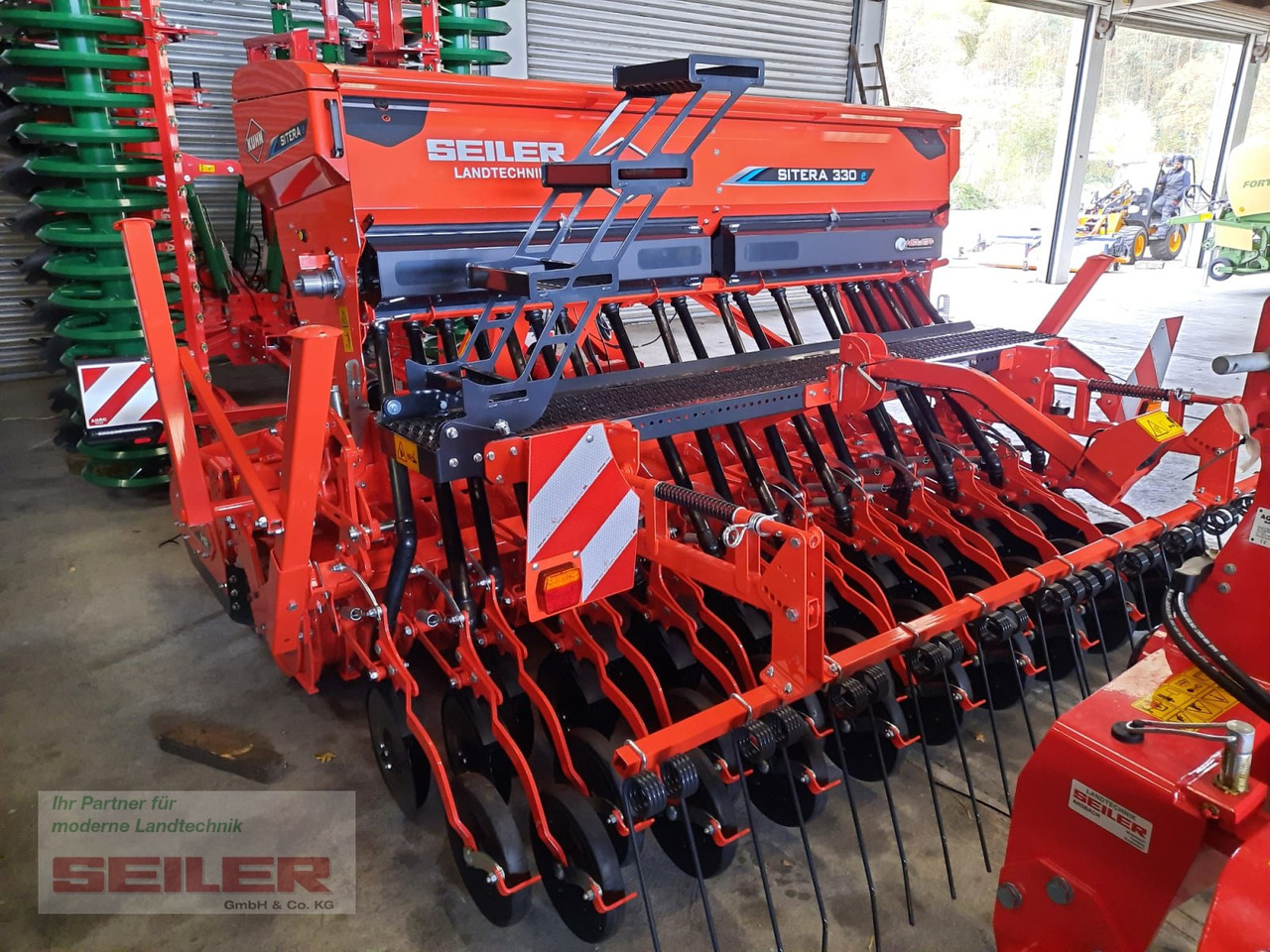 Kuhn HR 304 + Sitera 330-20E - Combinado de siembra: foto 2 Kuhn HR 304 + Sitera 330-20E - Combinado de siembra: foto 2