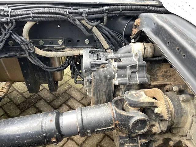 MAN TGS 18.480 Euro 5 Retarder 2-Tanks - Cabeza tractora: foto 4 MAN TGS 18.480 Euro 5 Retarder 2-Tanks - Cabeza tractora: foto 4