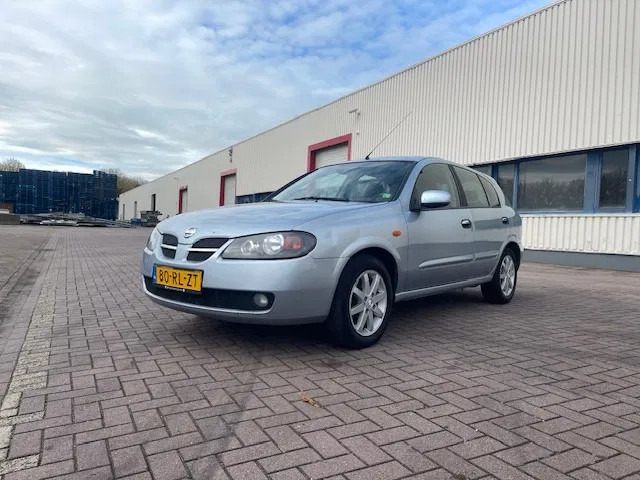 Nissan Almera Airco Manual gear APK Cruise control - Hatchback: foto 3 Nissan Almera Airco Manual gear APK Cruise control - Hatchback: foto 3
