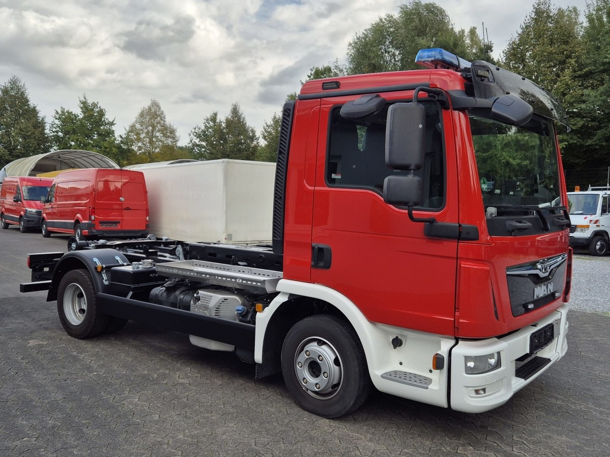 MAN TGL 8.190 Feuerwehrfahrzeug City Abrollkipper - Camión multibasculante: foto 5 MAN TGL 8.190 Feuerwehrfahrzeug City Abrollkipper - Camión multibasculante: foto 5