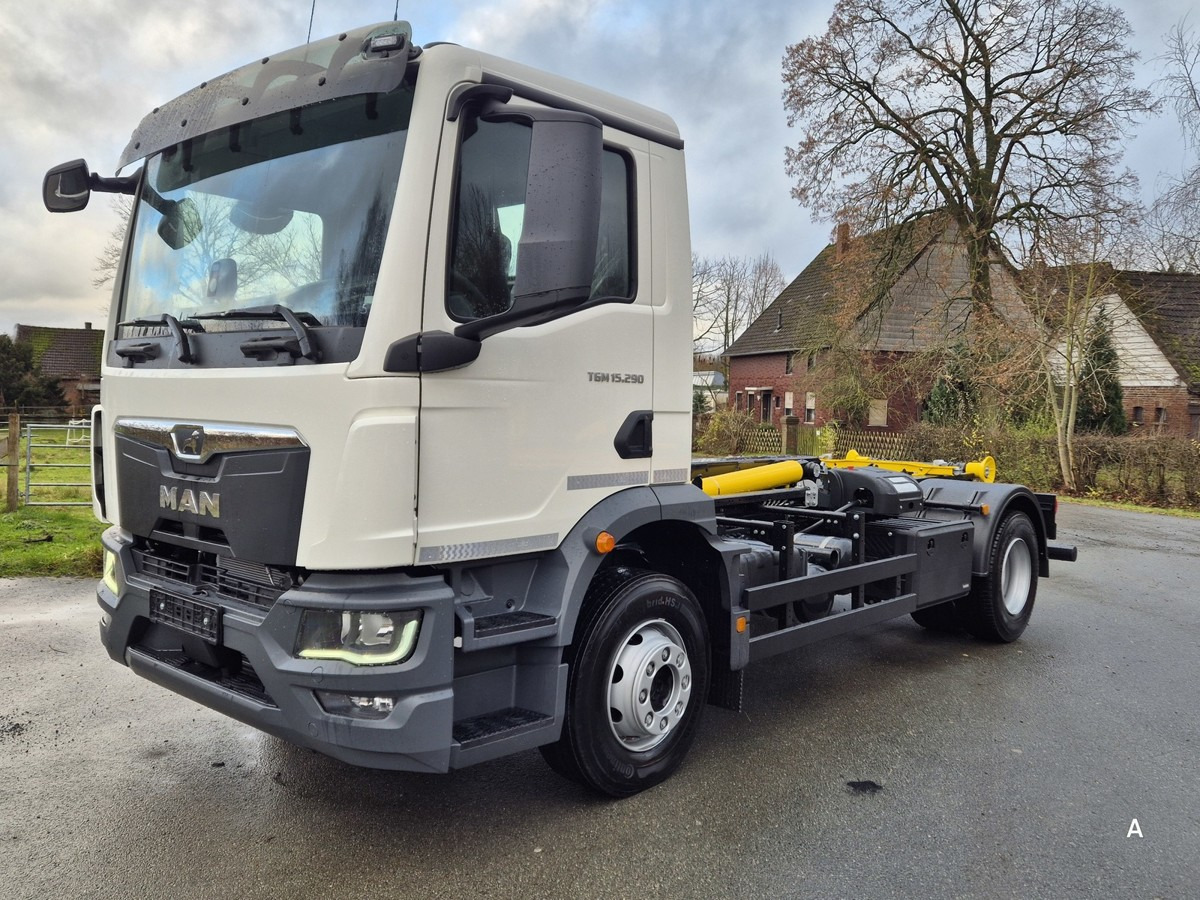 MAN TGM 15.290 BL Abrollkipper Multihook City+1570mm - Camión multibasculante: foto 1 MAN TGM 15.290 BL Abrollkipper Multihook City+1570mm - Camión multibasculante: foto 1