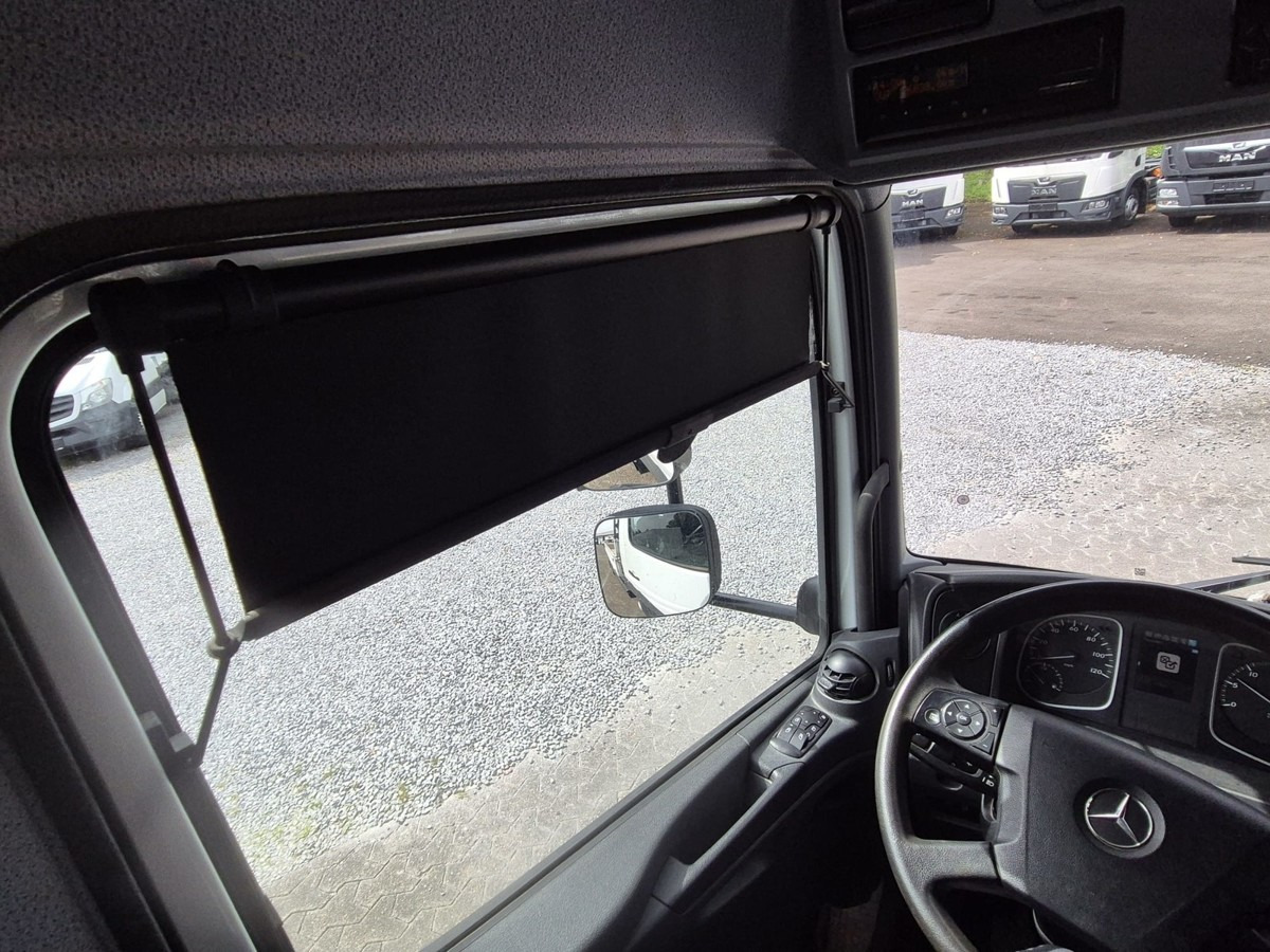 MERCEDES-BENZ Atego 823 3-Seiten Kipper Meiller 2 x AHK - Furgoneta basculante: foto 5 MERCEDES-BENZ Atego 823 3-Seiten Kipper Meiller 2 x AHK - Furgoneta basculante: foto 5