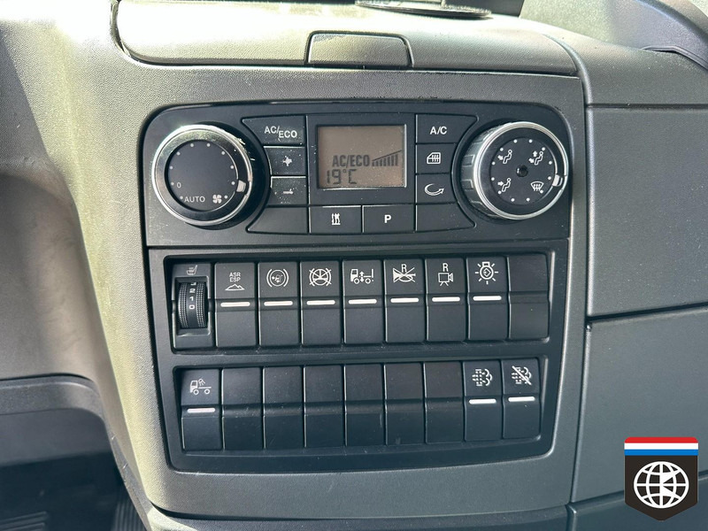 Camión lona MAN TGX 18 440 NIGHT A/C - RETARDER - COMBI FREUHAUF: foto 13 Camión lona MAN TGX 18 440 NIGHT A/C - RETARDER - COMBI FREUHAUF: foto 13