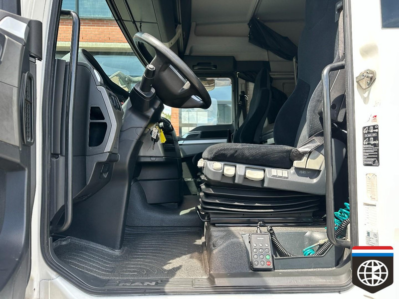 Camión lona MAN TGX 18 440 NIGHT A/C - RETARDER - COMBI FREUHAUF: foto 8 Camión lona MAN TGX 18 440 NIGHT A/C - RETARDER - COMBI FREUHAUF: foto 8