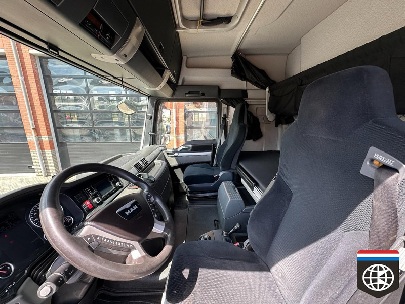 Camión lona MAN TGX 18 440 NIGHT A/C - RETARDER - COMBI FREUHAUF: foto 9 Camión lona MAN TGX 18 440 NIGHT A/C - RETARDER - COMBI FREUHAUF: foto 9