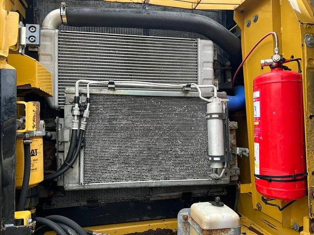 Excavadora Caterpillar 323DL - 323 DL - 323D: foto 8 Excavadora Caterpillar 323DL - 323 DL - 323D: foto 8