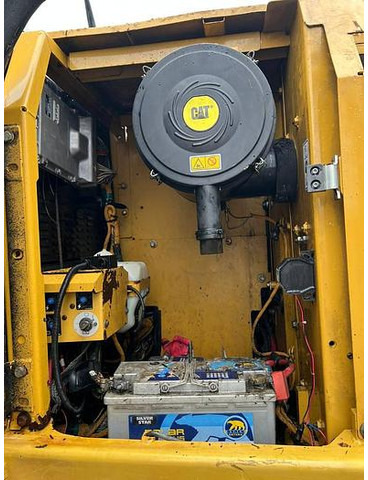 Excavadora Caterpillar 323DL - 323 DL - 323D: foto 9 Excavadora Caterpillar 323DL - 323 DL - 323D: foto 9