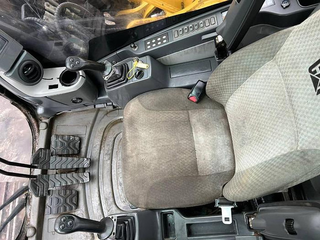 Excavadora Caterpillar 323DL - 323 DL - 323D: foto 16 Excavadora Caterpillar 323DL - 323 DL - 323D: foto 16